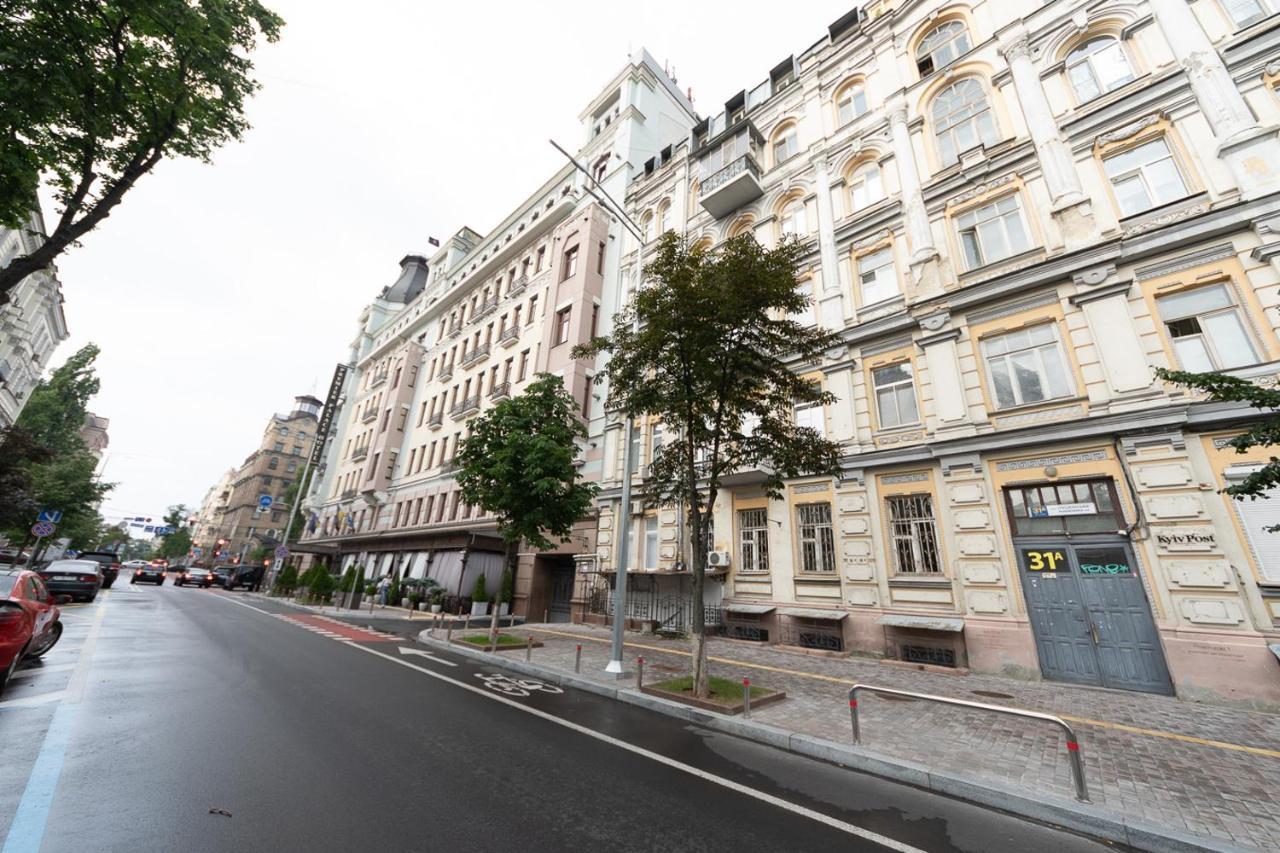 Vip Near Premier Palace & Arena City Киев Екстериор снимка
