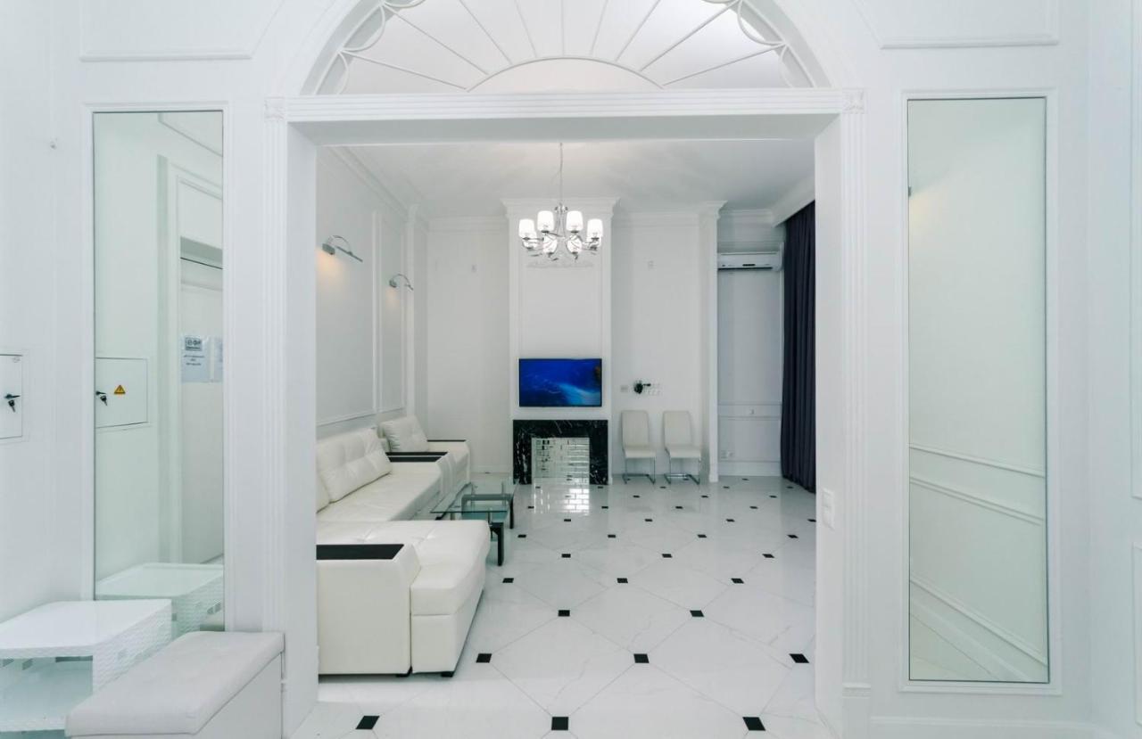 Vip Near Premier Palace & Arena City Киев Екстериор снимка