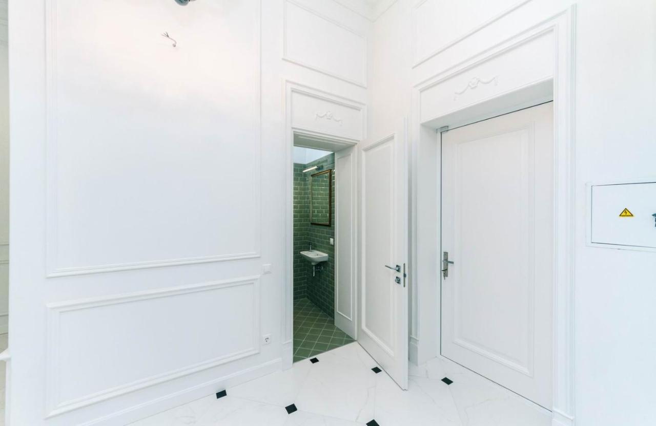 Vip Near Premier Palace & Arena City Киев Екстериор снимка