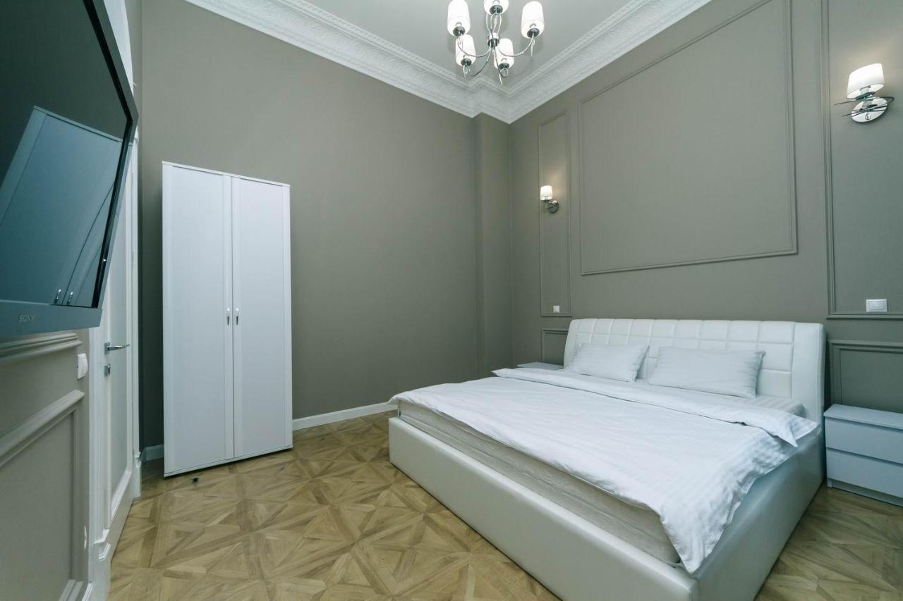 Vip Near Premier Palace & Arena City Киев Екстериор снимка