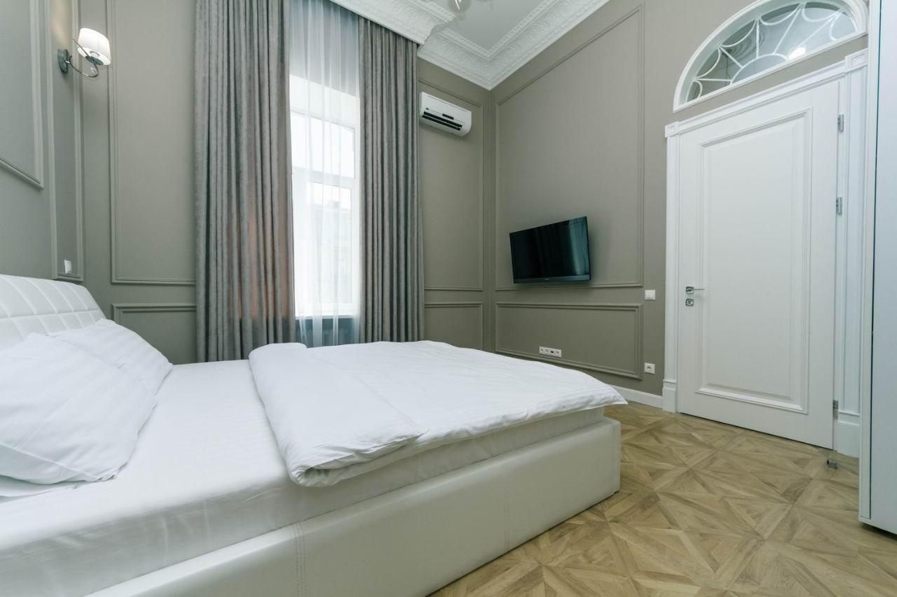 Vip Near Premier Palace & Arena City Киев Екстериор снимка